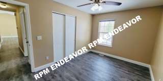 "Stunning 3-Bed Home with Modern Finishes, Spacious Yard, and Quiet Cul-De-Sac Location!" Gallery 16