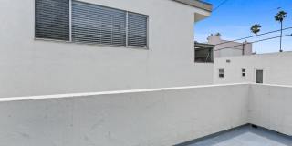 1022 Euclid Apartments Gallery 1