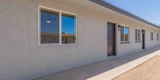 2 Bed 1 Bath with Private Patio - Central Mesa Gallery 1