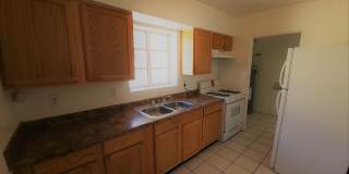 NICE AND AFFORDABLE 2 BEDROOM 1 BATH DUPLEX IN PHOENIX Gallery 4