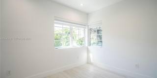 960 Jefferson Ave Gallery 8