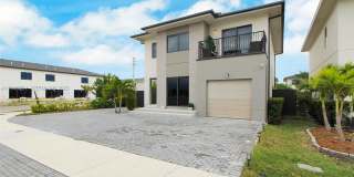 320 Northwest 13th Court Gallery 1