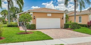 ** Immaculate,  3 Bed/2 Bath Lake Front Pool Home in Naples ~ Available NOW** Gallery 1