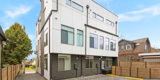 Exceptional 3 bdrm+office Modern Townhome Gallery 16