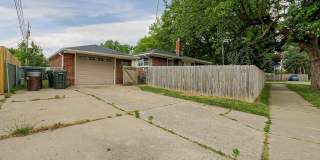 $2300 3 bed 2 bath bungalow Gallery 31