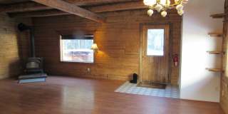 3 Bed, 2 Bath, 2 Car Garage LOG HOME for RENT! Gallery 4