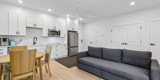 4315 PINETREE Road Gallery 1
