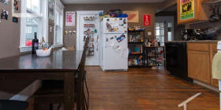 Huge 4 bed in Allston Gallery 1