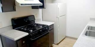 * 2 bed, 1 bath, Cherry Creek schools, Great location off Havana and Exposition with washer/dryer in complex Gallery 5