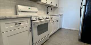 Luxury 1 Bedroom with Balcony, Pool & City Views – Hopkinson House Gallery 15