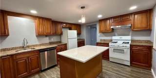 1004 Fritz St Gallery 7