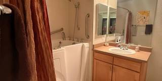 Beautifully Maintained 2BR Townhome in Prime Broomfield Location Gallery 7