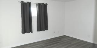 Updated 5 Br 2 Ba Home Near the 51 and Indian School in Central Phoenix Gallery 9