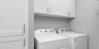 910 N Pacific St Gallery 23