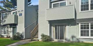 250 Meadowridge Road Gallery 1