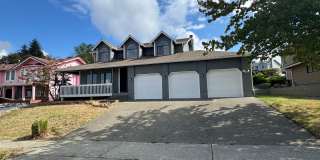 Bright NE Tacoma Home 3 Bedroom 2 Bath, Peaking Sound View with a 3 Car Garage & Fenced Yard! Bright NE Tacoma Home 3 Bedroom 2 Bath, Peaking Sound View with a 3 Car Garage & Fenced Yard! Gallery 1
