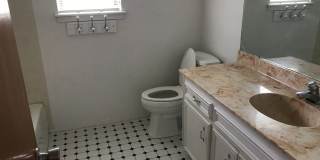 5225 Hunters Circle Gallery 15