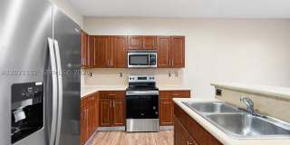1049 NE 42nd Pl Gallery 1