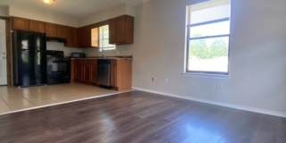 Great Duplex! 2 Bed, 1 Bath Gallery 3