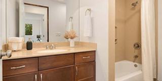 Beautiful 2 bed with private patio and outdoor space Gallery 13