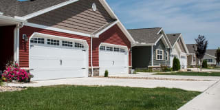 Redwood North Ridgeville Meadow Lakes Blvd Gallery 1