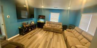 206 E Raymond Gallery 4