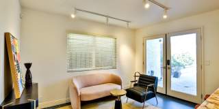 Downtown HB Furnished Flexible Term Rental Gallery 11