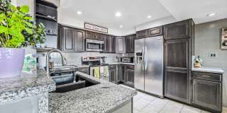 7940 E Camelback Road Gallery 15