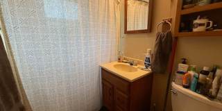 Cozy Urbana Apartment with Hardwood Floors Near Downtown Gallery 8