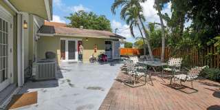 711 NE 14 Street unit: Studio Gallery 3