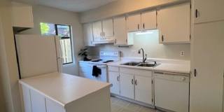 Spacious 3-Bedroom Condo with Lake Access in Point Arcadia – Updated Interiors & Prime Columbia Location | $1,650/mo Gallery 13