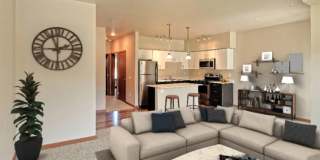 Courtyard 465 Gallery 1