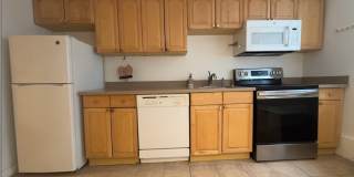 Spacious 2 Bed Condo In Chestnut Village Available For Rent NOW! Gallery 4