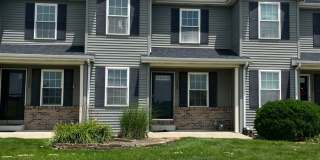 High End Duplex on Normal's East Side! Gallery 1