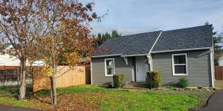 Remodeled 2-Bedroom Home in Roseburg Gallery 1