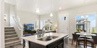 Elegant Townhome in Loveland Gallery 10
