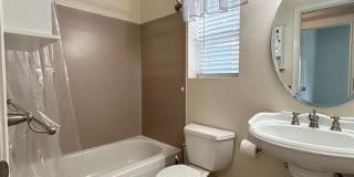 Gorgeous 5 bedroom 3 bathroom Home In Eagle Gallery 13