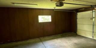Great Location 3 bedroom 1 bath 1car garage Gallery 24