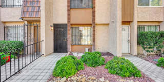 PARTIALLY FURNISHED 3 BEDROOM TOWNHOME NEAR CHINATOWN  STRIP Gallery 1