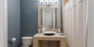 Stunning Lagoon Residence! Gallery 24