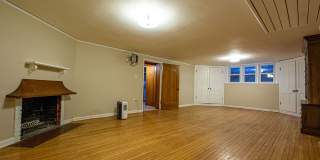 Gorgeous 5 Bedroom / 4.5 Bath Home located right off Happy Hollow Blvd! Gallery 37