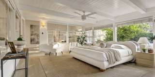 852 11th St Gallery 14