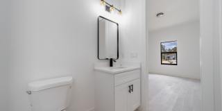 541 Ladd St Gallery 6
