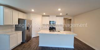 Newer 4 Br, 2 Bath home Gallery 31