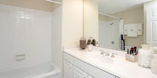 Embassy Park Apartments Gallery 37