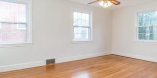 1667 PRIMROSE Road NW Gallery 12