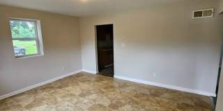 Large 2 bedroom house Gallery 13