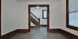 Great CENTRAL Location 5 Bedroom House - Virtual Showings Available Gallery 10