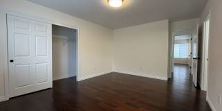 Grand 5 Bedroom Home Featuring 19ft Ceilings, Family Room & Main-Level Suite Gallery 50