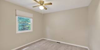 4631 Graceland Avenue Gallery 32